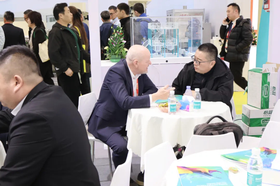 CHINACOATオンサイトレポート | Boyeeブースはホットスポットのままです: なぜグローバルクライアントが訪問するために群がるのですか?